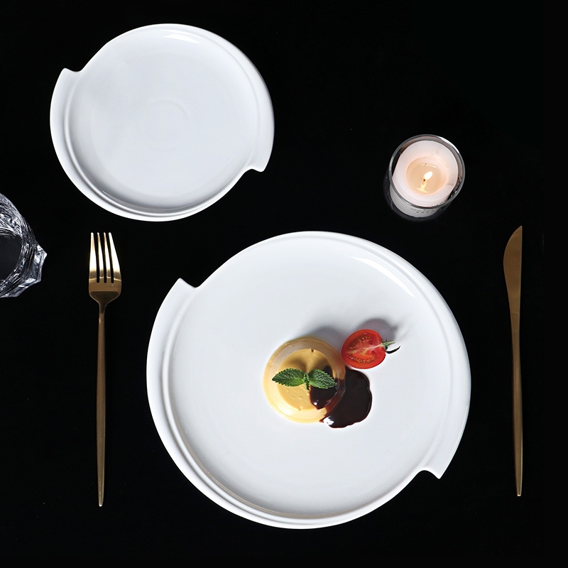 white porcelain plate farfurie de portelan alb