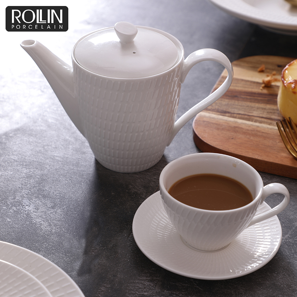 Ceainic de cafea din porțelan alb