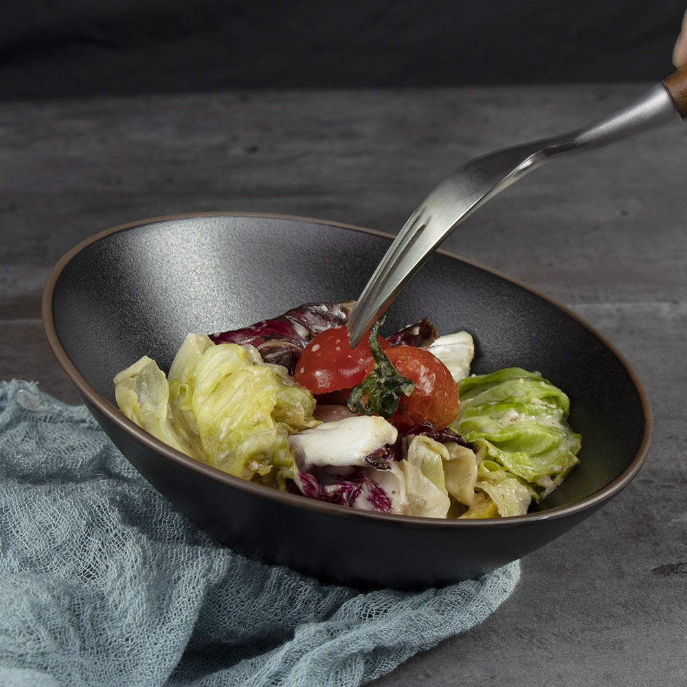 Boluri din gresie Mâncăruri de salate negre neregulate pentru restaurant
