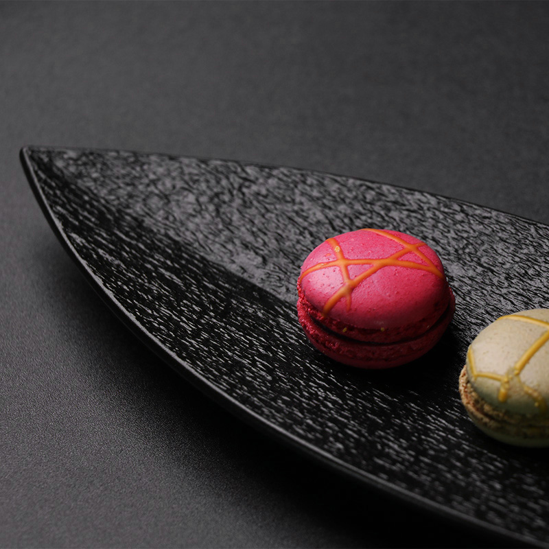 Farfurie în formă de frunze din ceramică farfurie pentru tort alb negru mat farfurie sushi