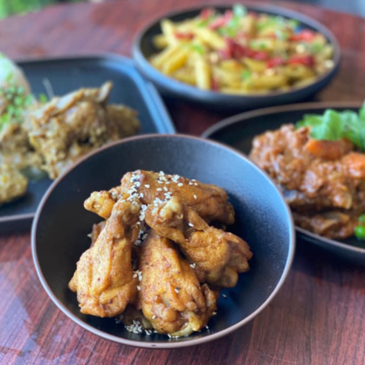 Boluri din gresie Mâncăruri de salate negre neregulate pentru restaurant