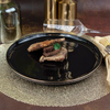 Farfurie restaurant neagra din ceramica cu margine aurie 