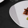 Farfurie mata din portelan in forma rotunda neregulata Farfurie din ceramica pentru restaurant
