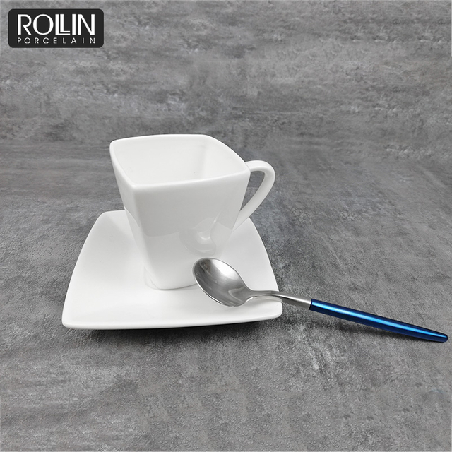 Cana de cafea pătrată cu design unic