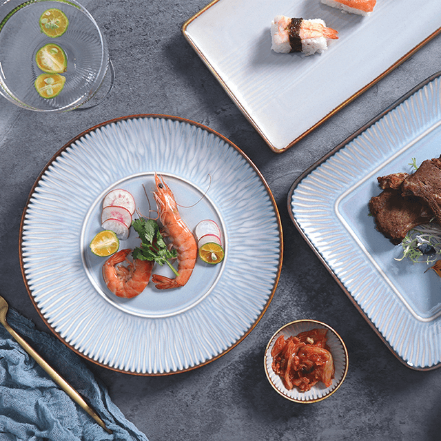 Farfurie albastra din portelan