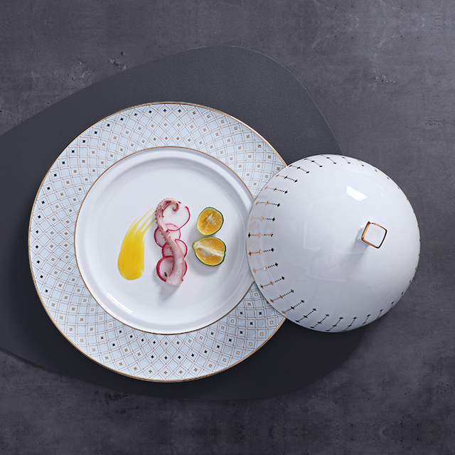 Restaurant Michelin Veselă Bone China Sky Blue Light Blue Dinner Plates Gold Rim Spot Tacâm pentru Hotel