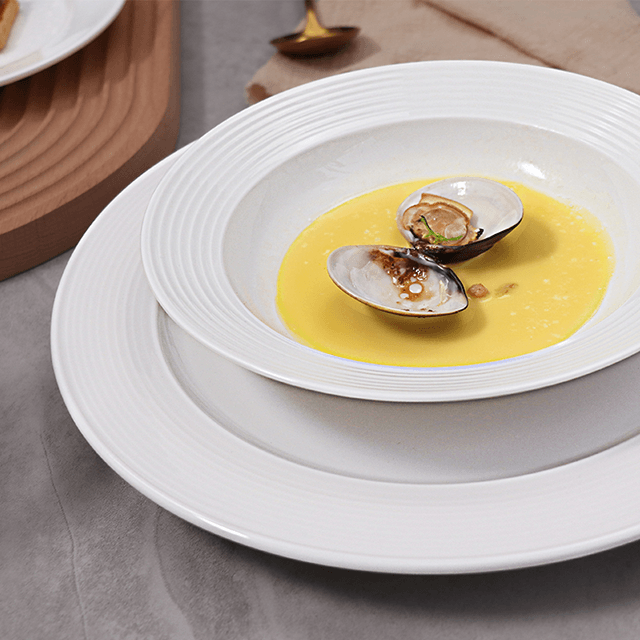 Set farfurii din porțelan alb Vase din ceramică